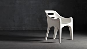 Russell, Poltroncina design anche per esterno