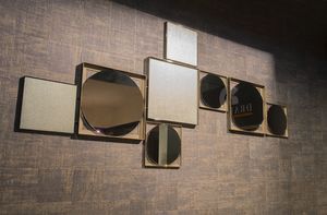 Wall composition, Specchiera dal design geometrico