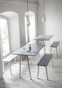 Format, Tavolo con struttura in metallo, piano in laminato