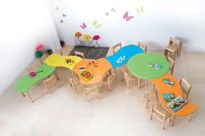 ONDA, Tavolino componibile per bambini, bordi e spigoli arrotondati, differenti colori e forme, per asili e scuole materne